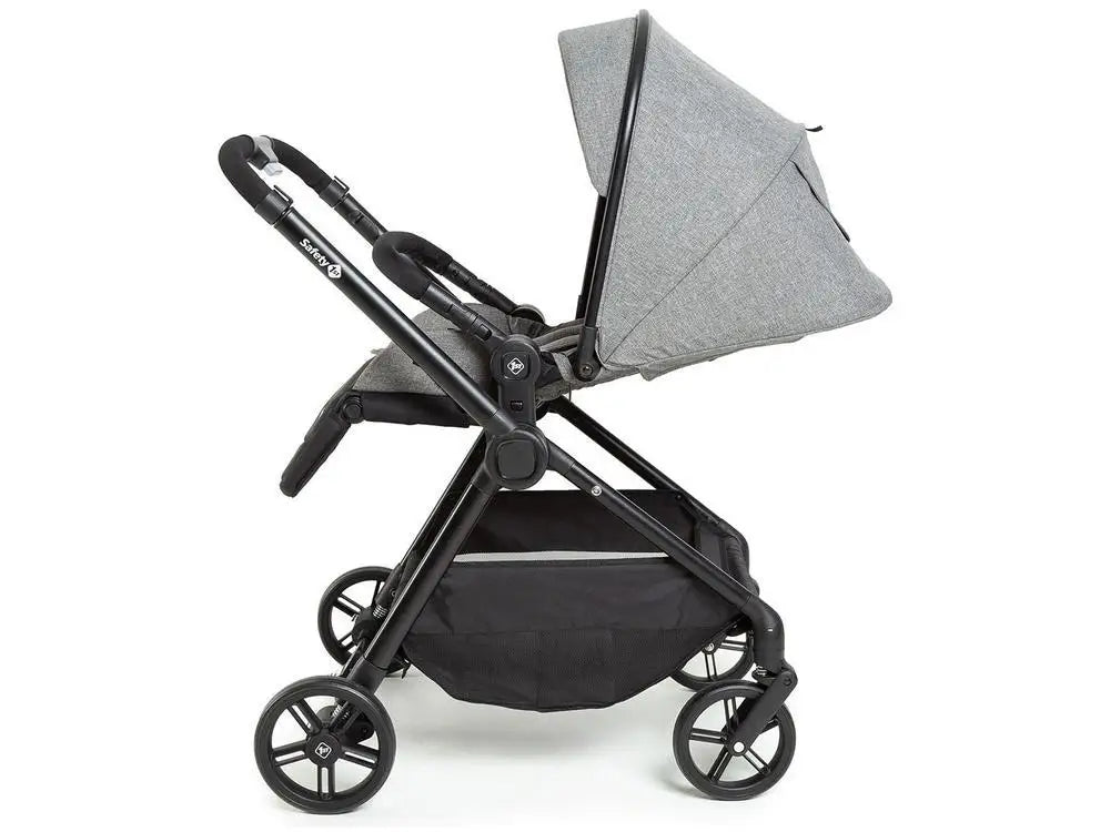 Baby Stroll with Baby Comfort Safety 1st