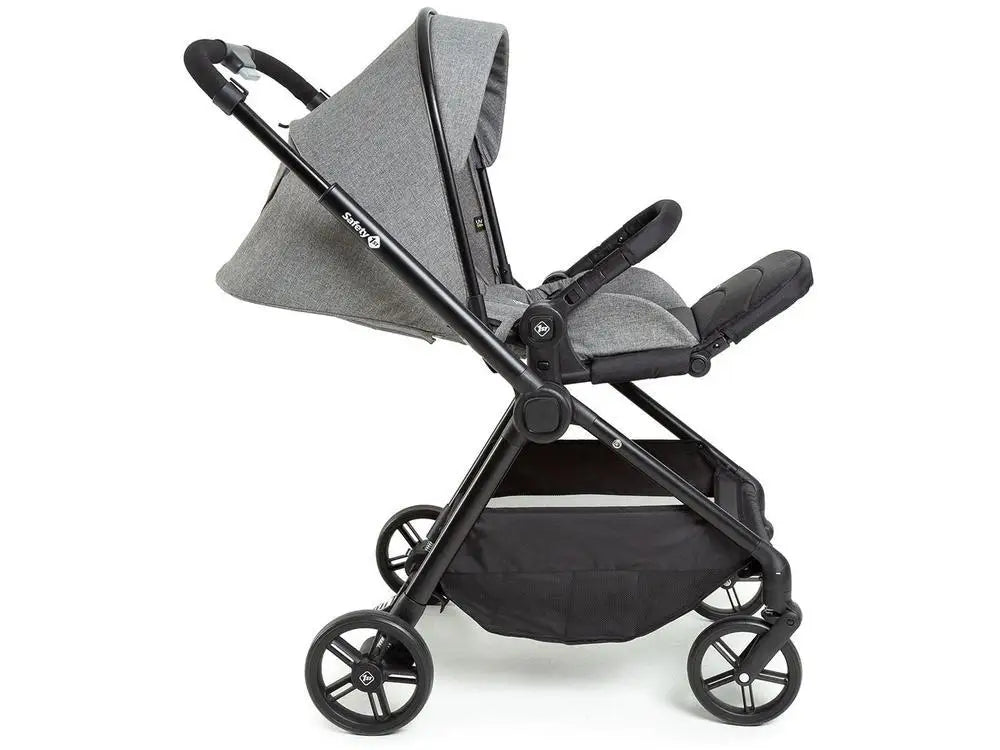 Baby Stroll with Baby Comfort Safety 1st