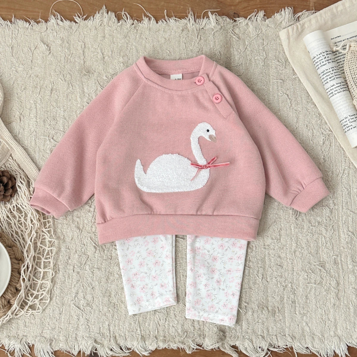 Swan Pattern Pullover Sweatshirt