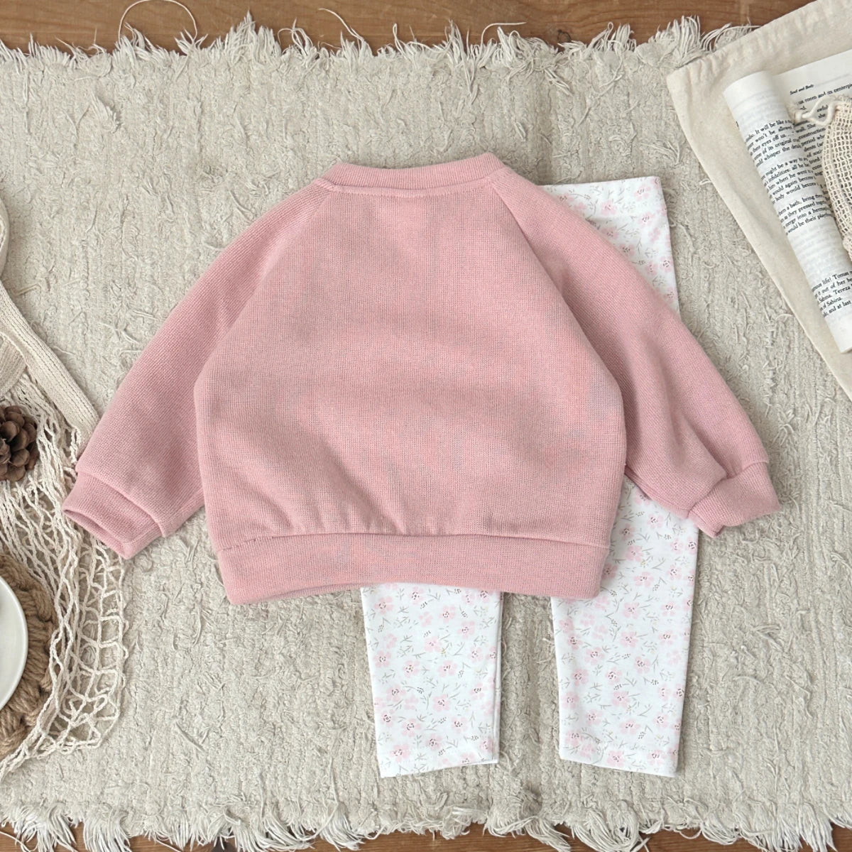 Swan Pattern Pullover Sweatshirt